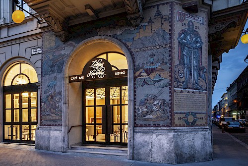 Radisson Blu Béke Hotel - Zsolnay cafe entrance